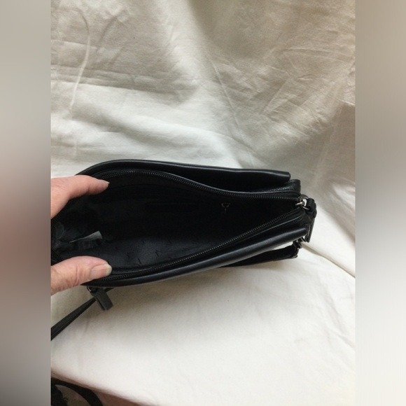 Simply Vera Vera Wang Crossbody Purse. Black - Picture 3 of 16